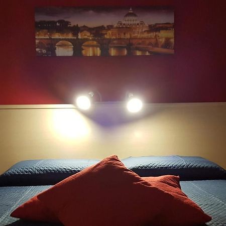 Domus Roma Hotel Esterno foto