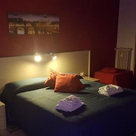 Domus Roma Hotel Esterno foto